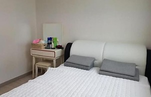 Woong House