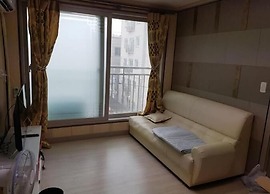 Woong House