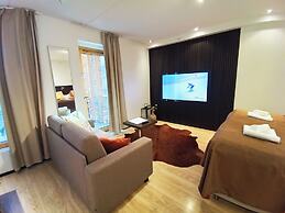 Levi Suites Levi Gold