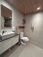 Levi Suites Levi Gold