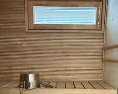 Levi Suites Levi Gold