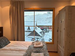 Levi Suites Levi Gold