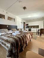 Levi Suites Levi Gold