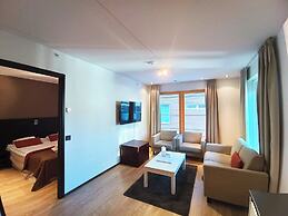 Levi Suites Levi Gold