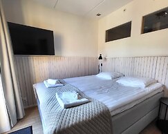 Levi Suites Levi Gold