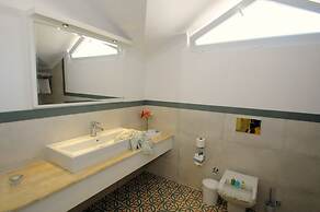 Sea Breeze Hotel & Apartments