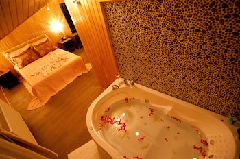 Defne Hotel