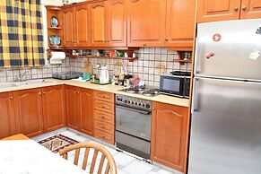 Tzivras Villa & Apartments