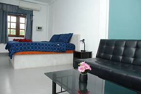Sea & Sand Guesthouse and Restaurant
