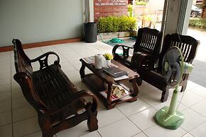 Sea & Sand Guesthouse and Restaurant