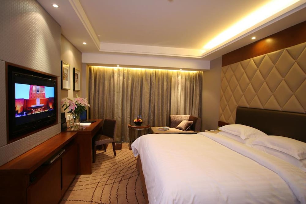 Luxemon Xinjiang Yindu Hotel