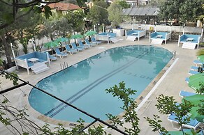 Nicholas Garden Hotel
