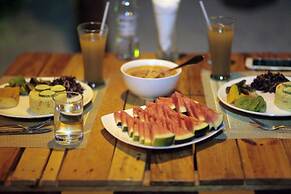 Veli Thoddoo Inn