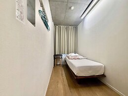 Kangaroo Hotel SIDE B