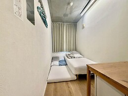 Kangaroo Hotel SIDE B