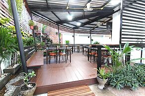 Thanburi Hotel