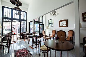Hotel N16
