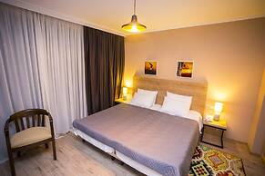 Hotel N16