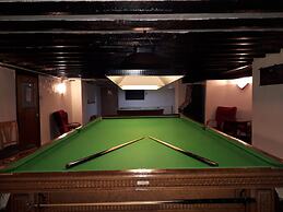 Evans Hotel