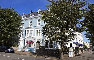 Evans Hotel
