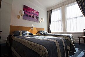 Evans Hotel