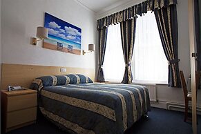 Evans Hotel