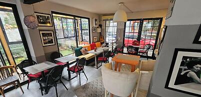 Hotel Antigone