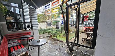 Hotel Antigone
