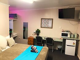 Acacia Motel