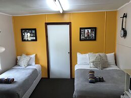 Acacia Motel