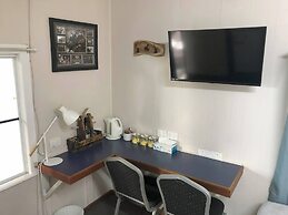 Acacia Motel