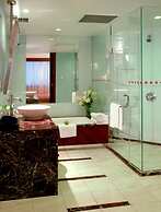 Luxemon Xinjiang Hongfu Hotel