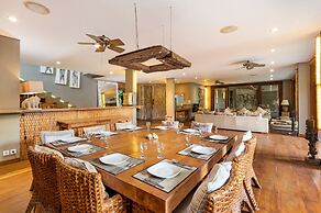 Villa Yoga by Villa Finder