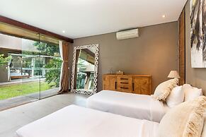 Villa Yoga by Villa Finder