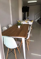 DKaYa Hostel
