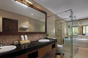The Golden Crown Hotel