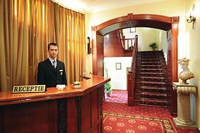 Hotel Golden House