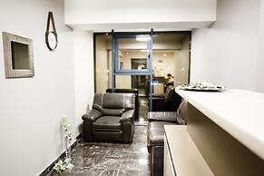 Metropolitan Iassium Luxury Suites