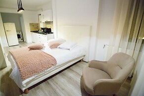 Metropolitan Iassium Luxury Suites