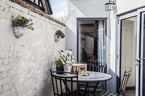 Beach Breeze Cottage