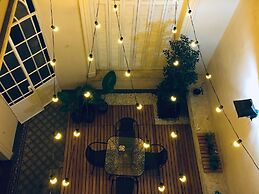 LOPEZ Hostel & Suites
