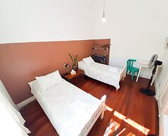 LOPEZ Hostel & Suites