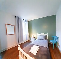 LOPEZ Hostel & Suites