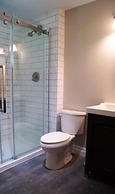 6 Bed Blue Mountain Chalet with Hot Tub 8