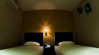 Ayer Hitam Hotel