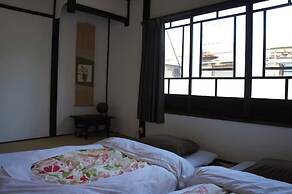 Guesthouse OKI's Inn - Hostel