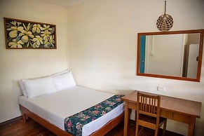 Qua Roviana Motel