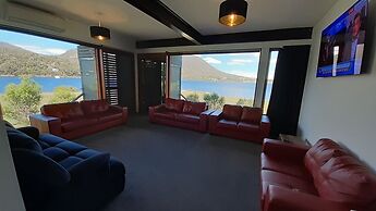 Amazing Unique Five-Star Waterfront Retreat