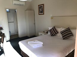 Orange Motor Lodge