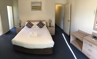 Orange Motor Lodge